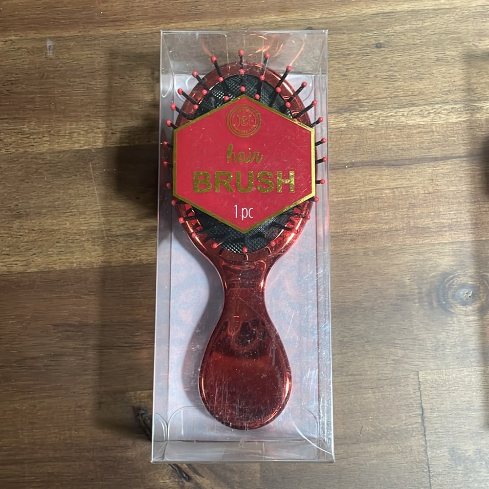 Modern expressions hair brush 2 piece set red